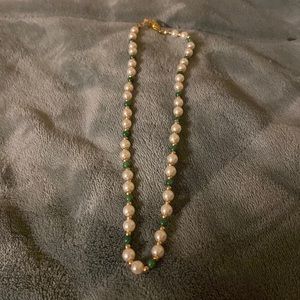 Emerald and pearls necklace